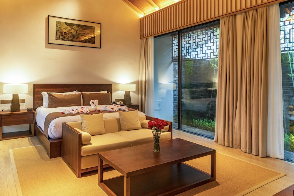 Private Villa Honeymoon Room photo 1
