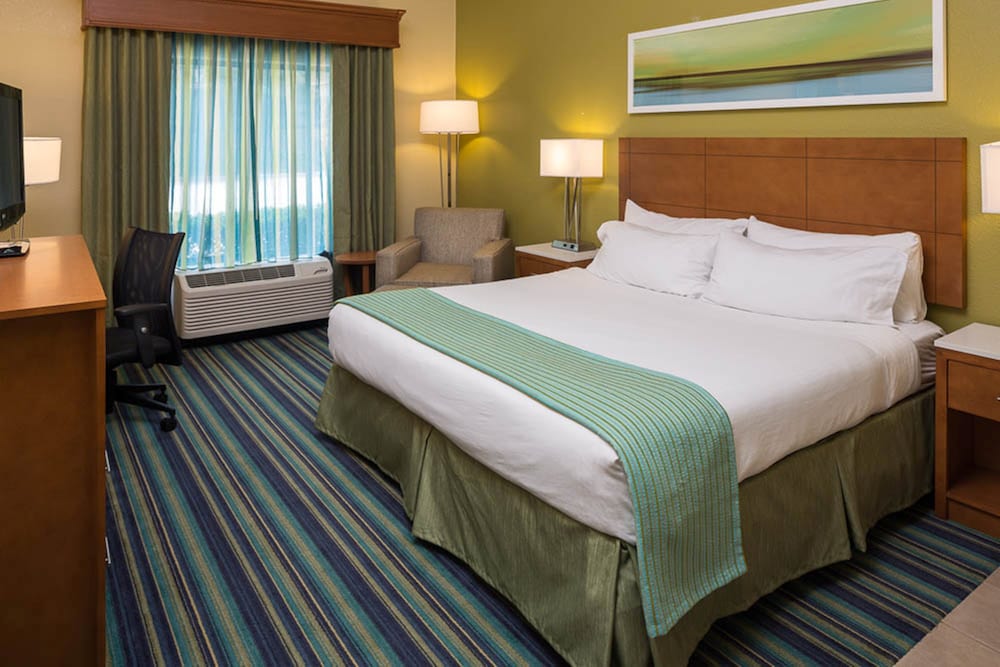 Standard Room, 1 King Bed, Accessible (Communications) photo 2