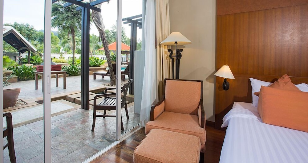 Deluxe Room - Photo 15