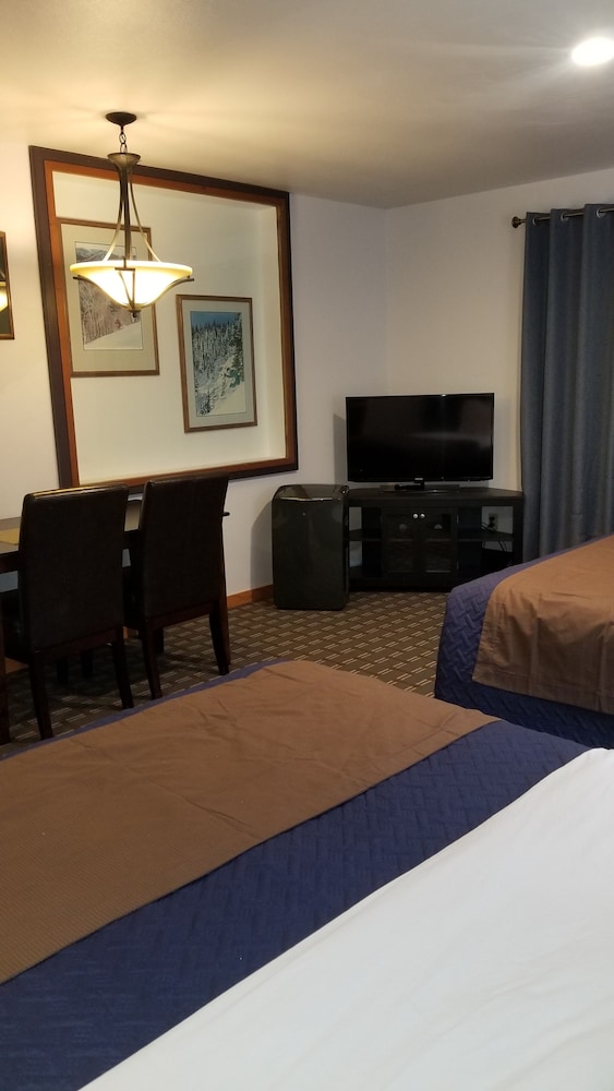 Standard Room, 2 Queen Beds photo 1