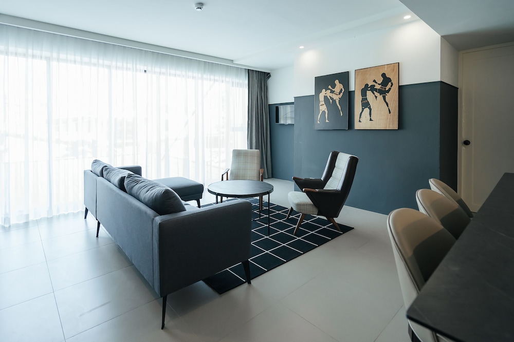 Two Bedroom Suite - Photo 4