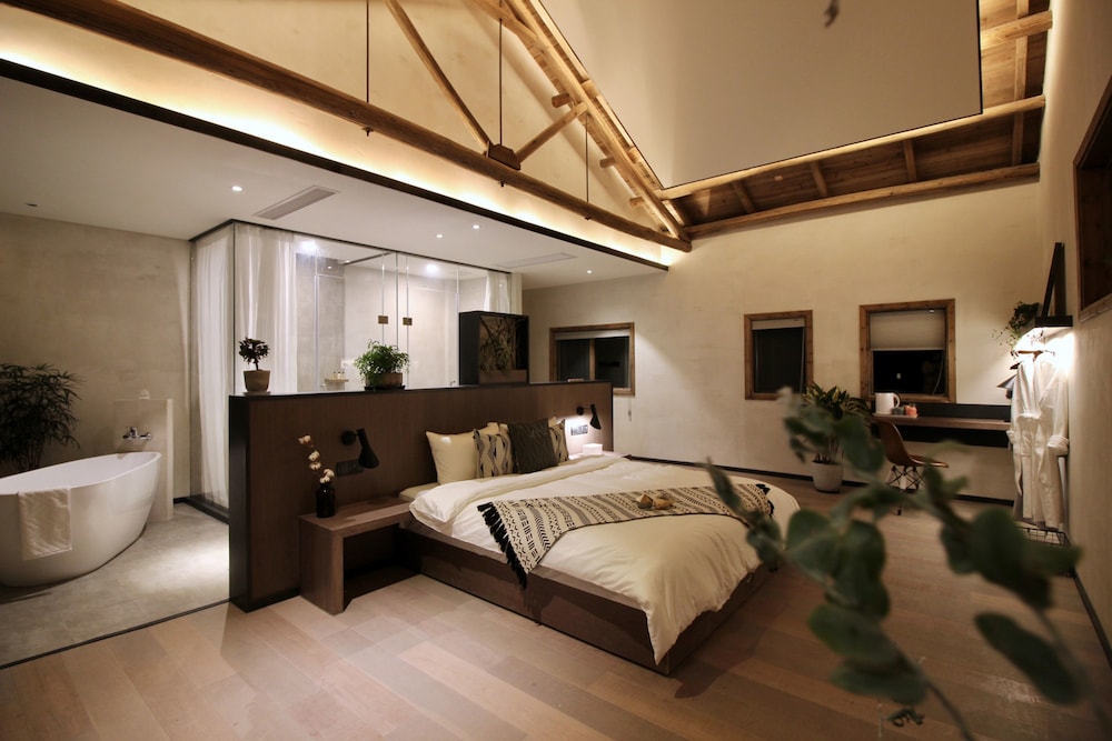 Gallery Double Room(3rd Floor)