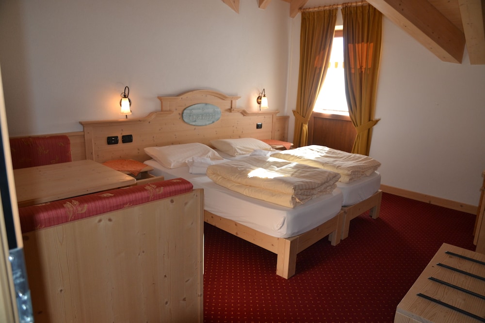 Quadruple Room, Multiple Beds, Non Smoking