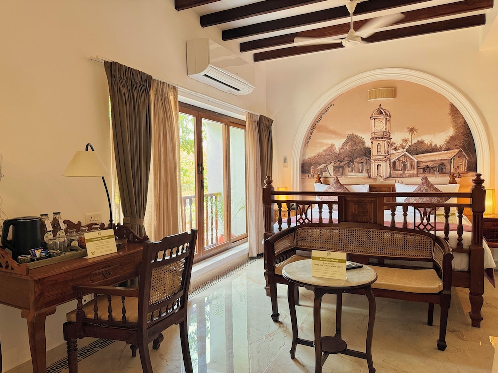 Superior Room, Balcony, Sea View - Photo 11