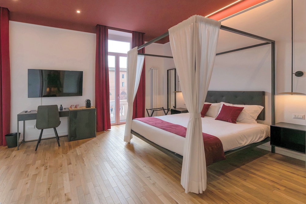 Deluxe Room, Private Bathroom, City View
