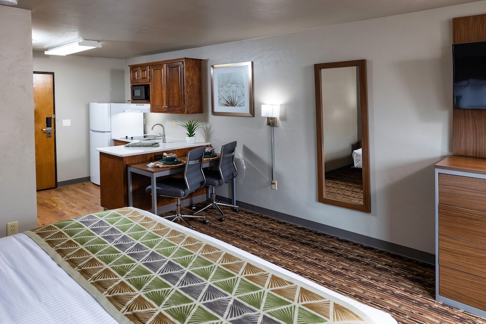 Executive Suite, 1 King Bed photo 2