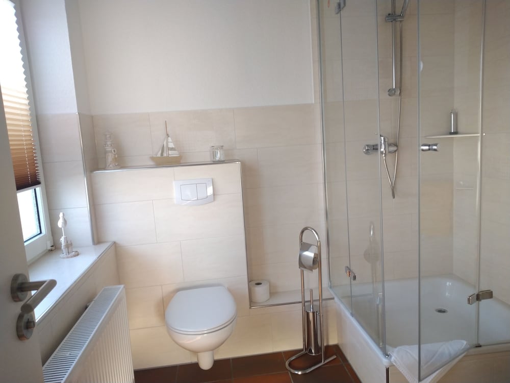 Comfort Twin Room, 1 Bedroom, Non Smoking, Courtyard View photo 3