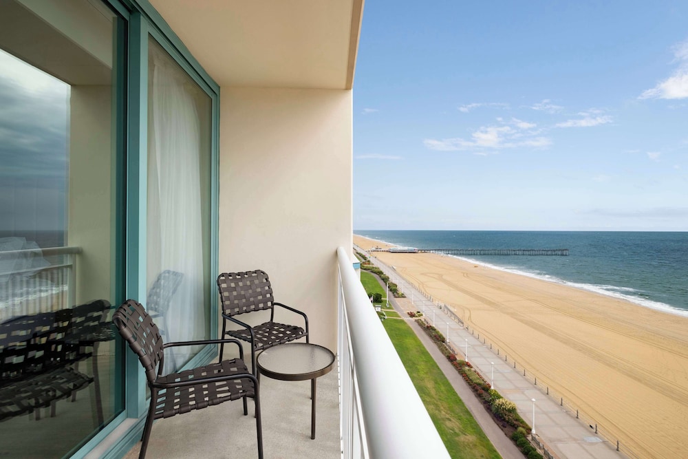 Oceanfront, 2 Queen Beds, 1 Sofa Bed, Bathtub, Floors 3-4 - Photo 4