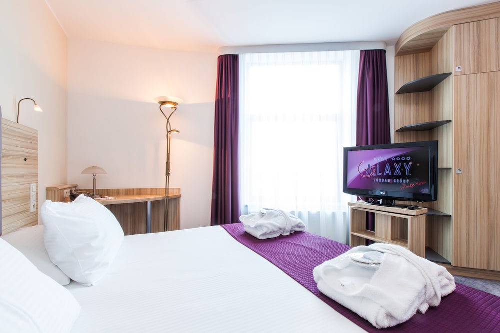 Suite - Photo 8