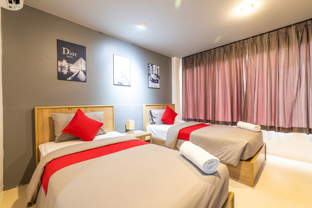 Standard Twin Room - Photo 1