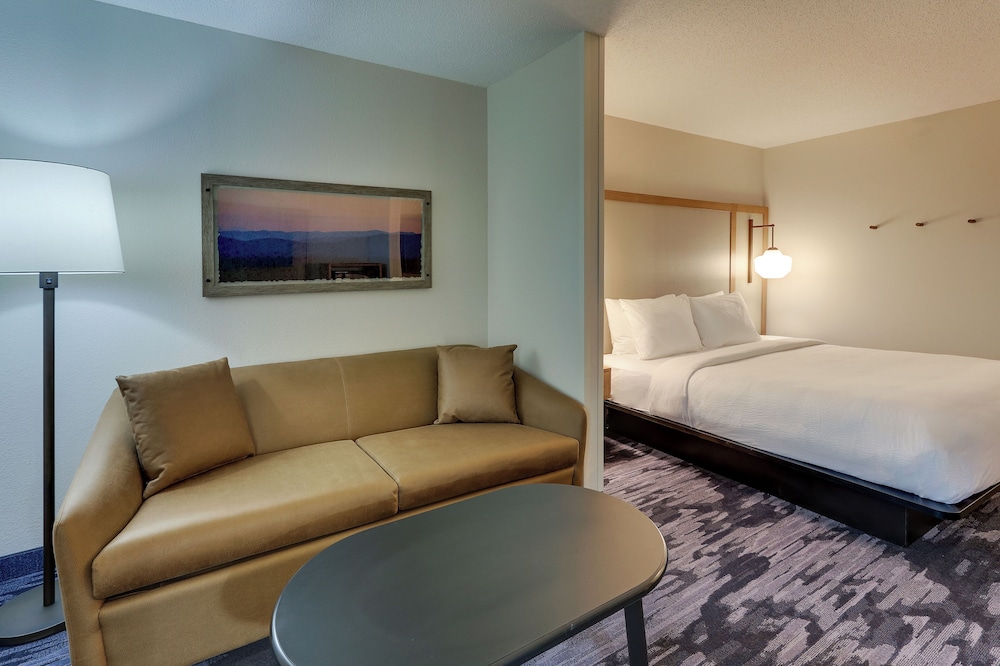 Suite, 1 King Bed with Sofa bed (Mobility Accessible, Tub) - Photo 3