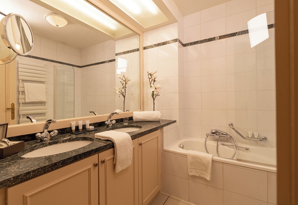 Deluxe Double Room, 1 King Bed - Photo 3
