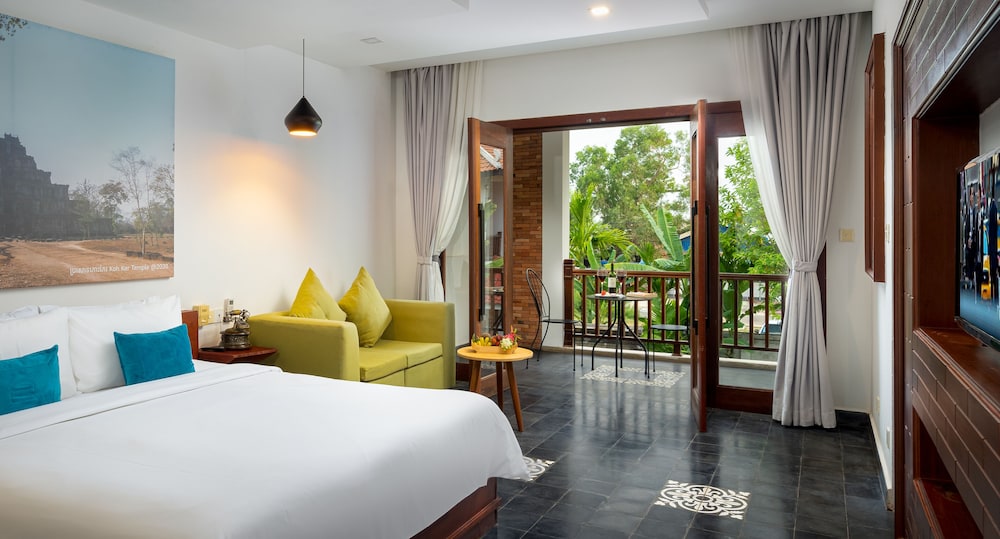 Suite Room Pool View - Photo 1