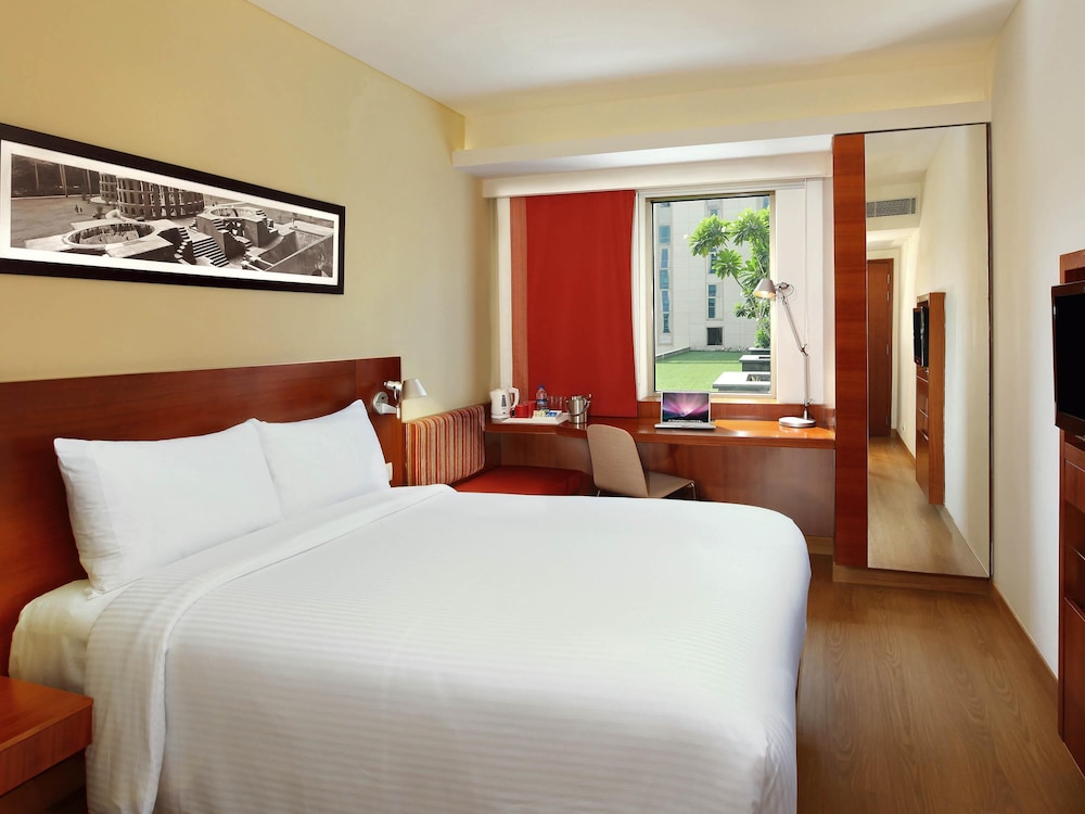 Superior Room, 1 Double Bed, Pool View photo 2