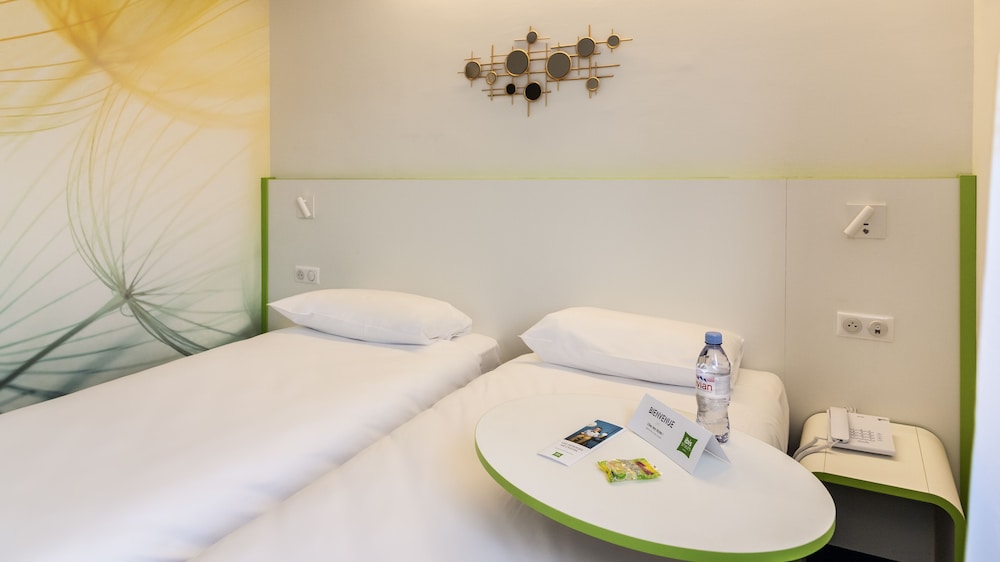Standard Double Room - Photo 3