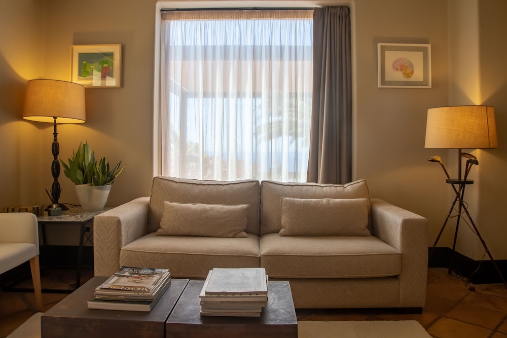 Suite 3 photo 3