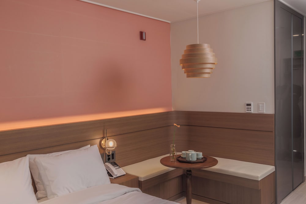 Deluxe Cozy Double Room