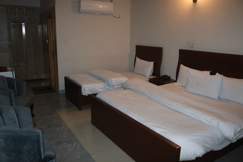 Executive Triple Room