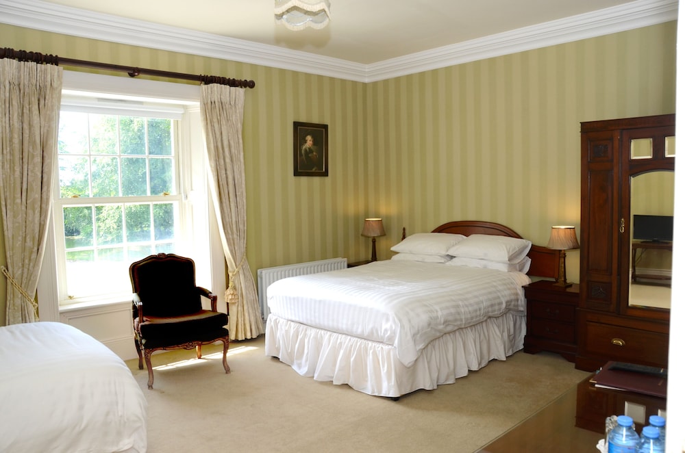 Triple Room, Ensuite photo 1