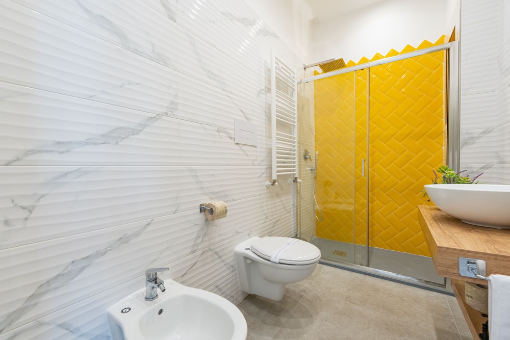 Deluxe Studio Suite - Photo 13