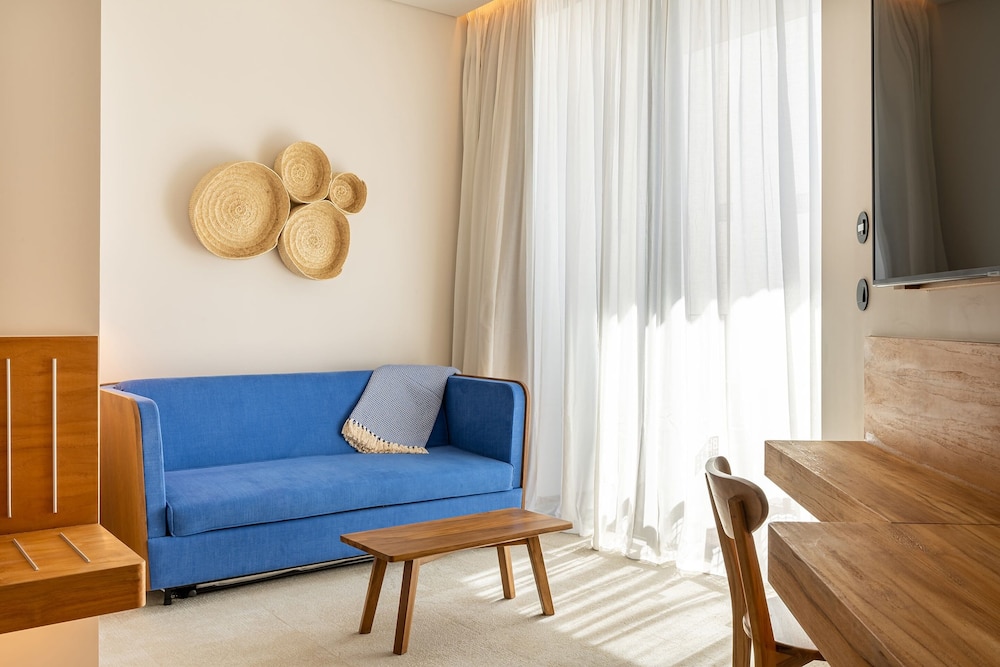 Suite (Home) (3 adults + 1 child)