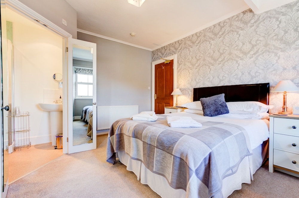 Family Triple Room, Ensuite photo 2