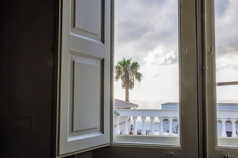 Family Studio Suite, Sea View photo 3
