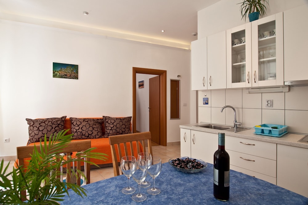 Apartment, 2 Bedrooms - Photo 8