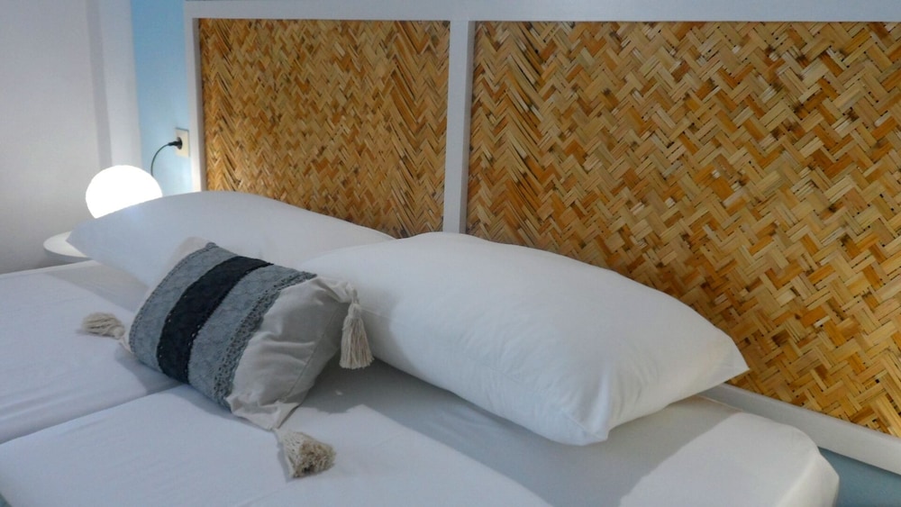 Basic Double Room, 1 Double Bed (No Balcony), photo 6