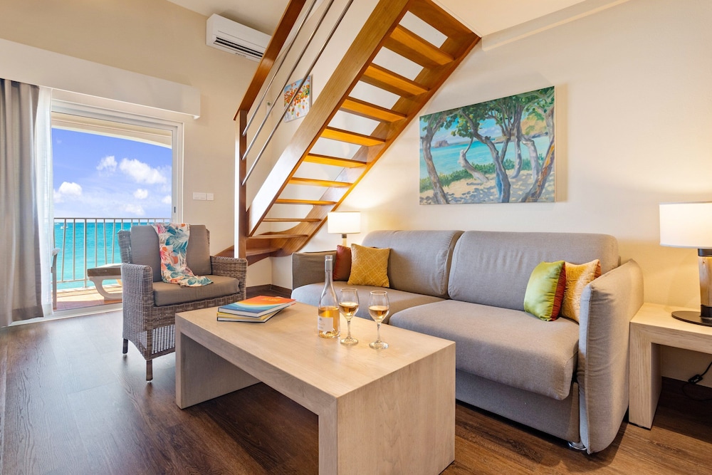Standard Oceanfront, 1 Bedroom with Loft photo 2