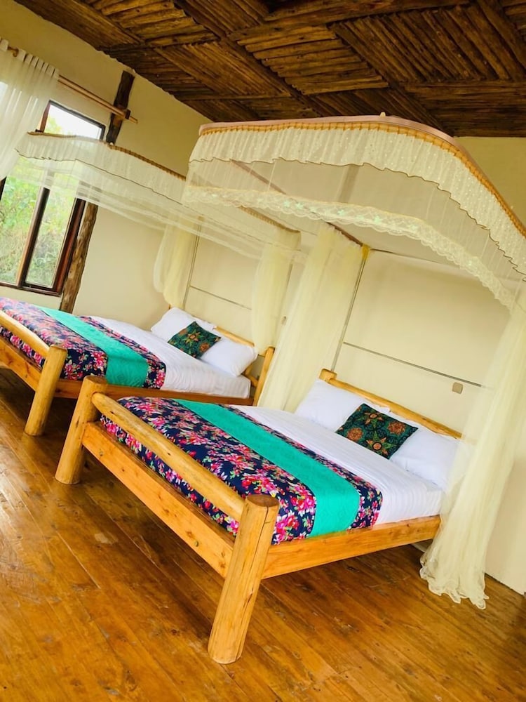 Twin Room, Balcony, Mountain View photo 1