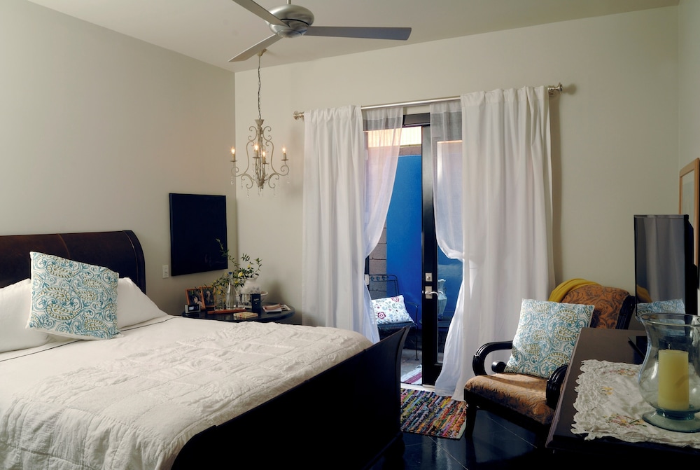 Double Room, Ensuite (Leo & Isabelle) photo 3