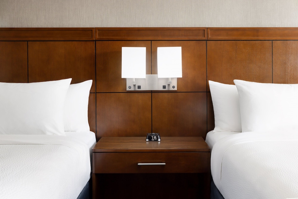 Room, 2 Queen Beds (Hearing Accessible) - Photo 3