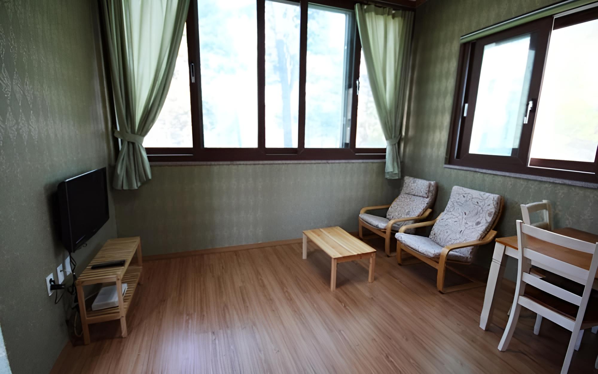 Room (A203 (Duplex)) - Photo 8