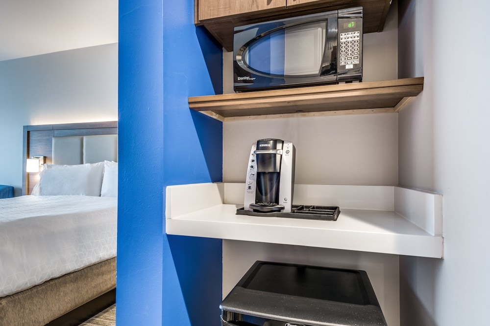 Standard Room, 2 Queen Beds, Accessible (Communications) - Photo 2