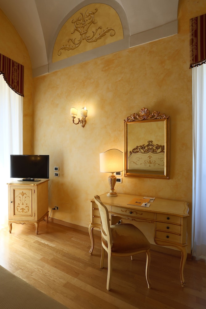 Deluxe Double or Twin Room, City View - Photo 2