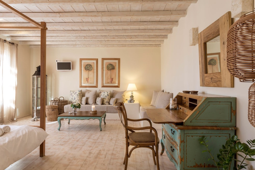 Superior Suite - Photo 2