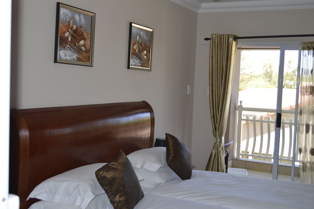 Luxury King Room photo 3