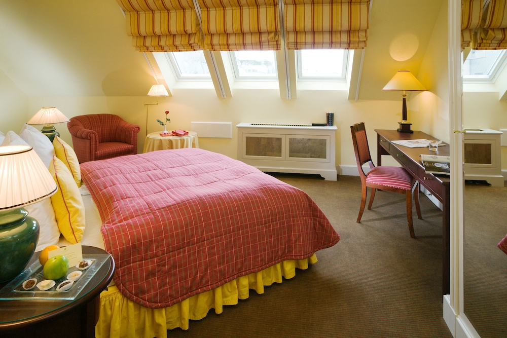Economy Double or Twin Room thumbnail 5