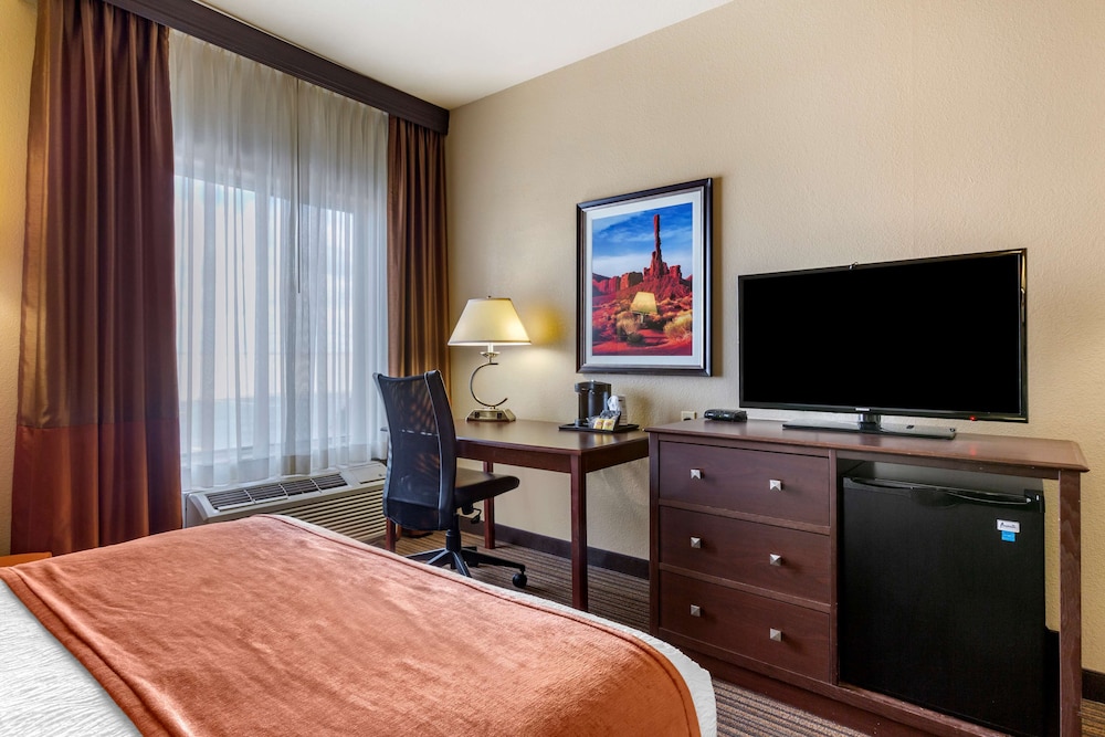 Suite, Multiple Beds, Non Smoking, Refrigerator (with Sofabed) - Photo 3