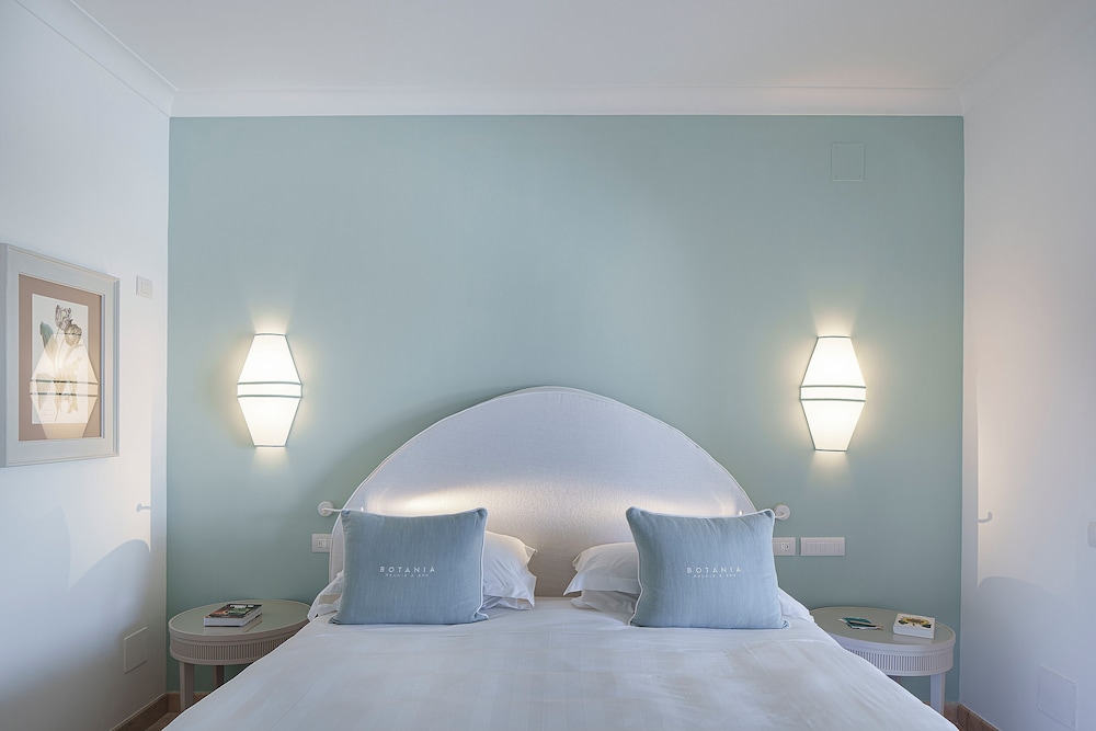 Romantic Suite, Terrace, Garden View (con Jacuzzi) photo 3