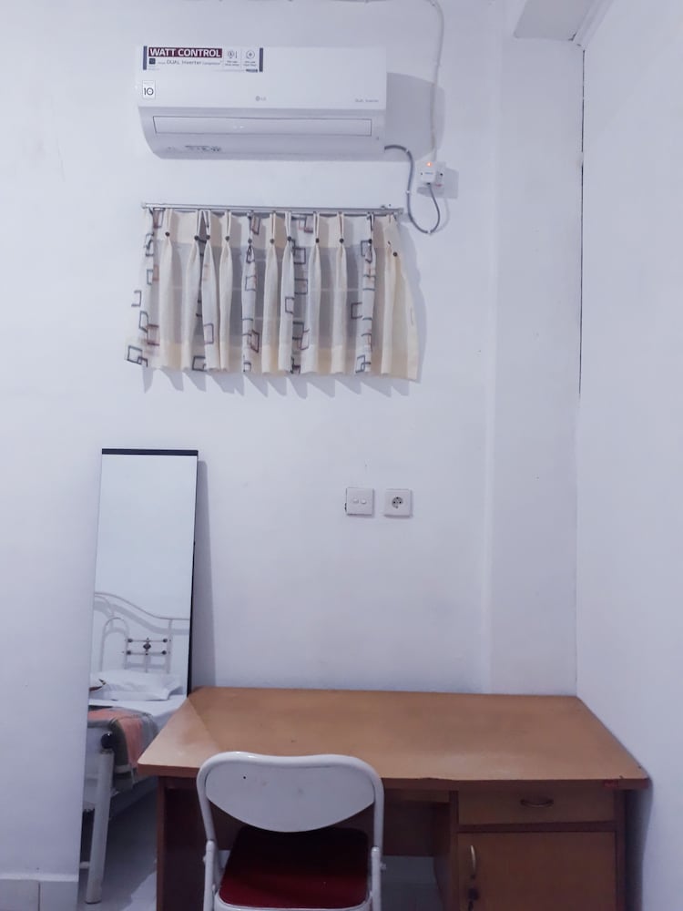 Twin Room - Photo 11