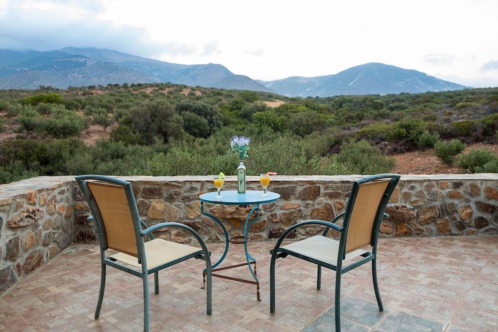 Family Villa, 4 Bedrooms, Sea View (Kimothoe) photo 2