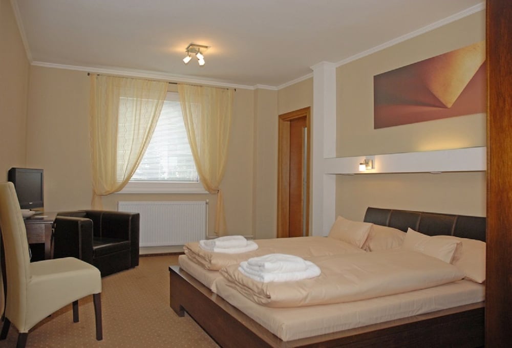 Double Room - Photo 1
