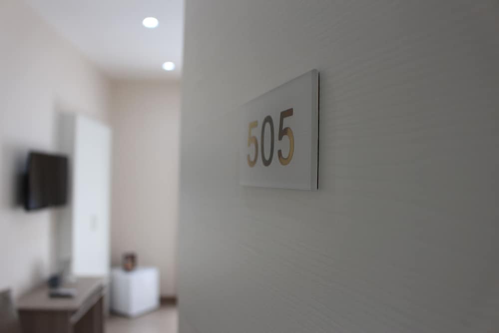 Double Room (5)