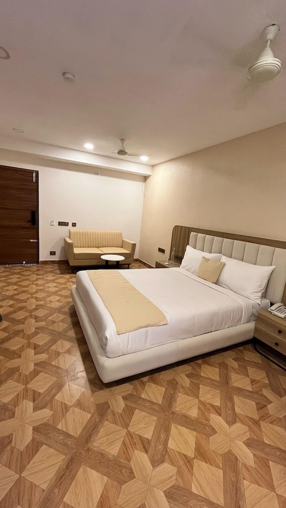 Premium Double Room, City View