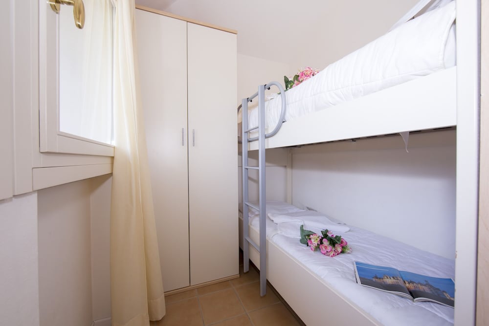 Family Studio, Mountain View, Lakeside (Porto Letizia Viola 8)