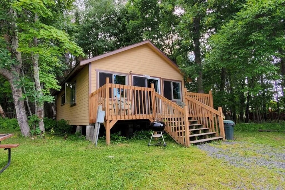 Bass Cabin-Quiet 2 Bedroom Bass Cabin in the Trees photo 1