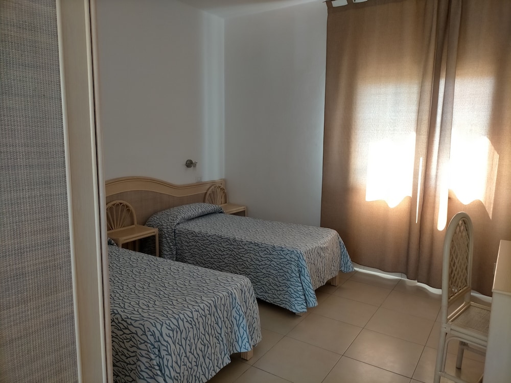Room - Photo 1