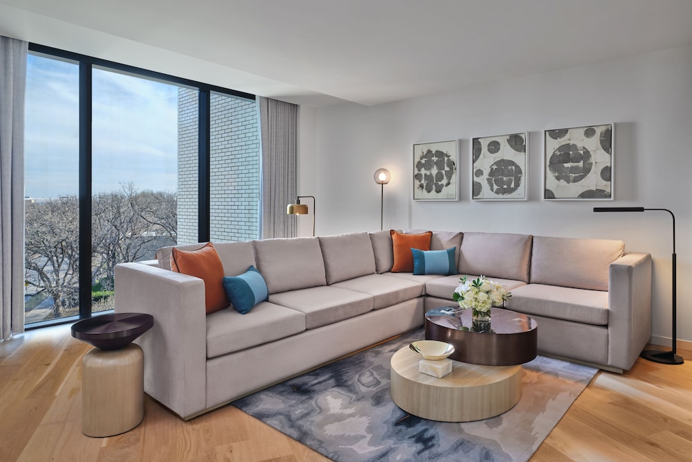 Accessible Metropolitan Suite photo 2